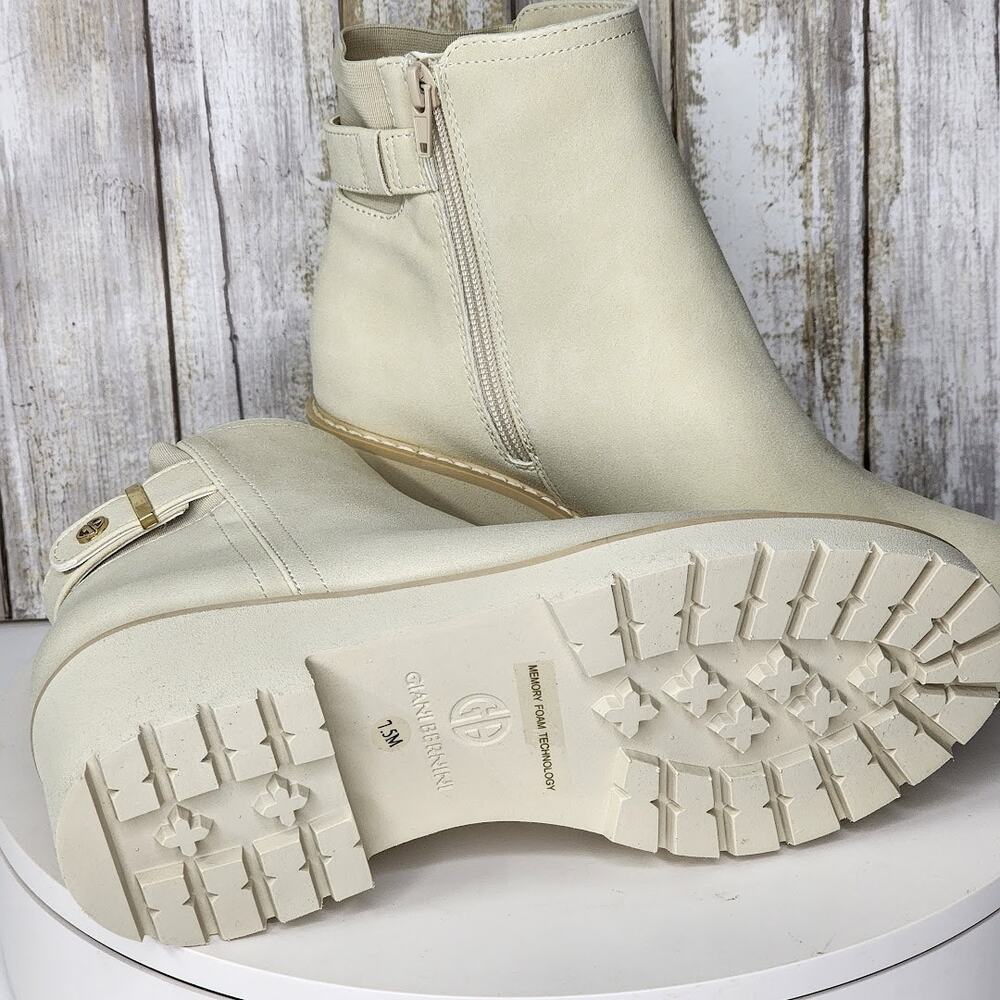 NEW - Giani Bernini Women's Vedaa Memory Foam Wedge Booties - Size 7.5 - Picture 9 of 10